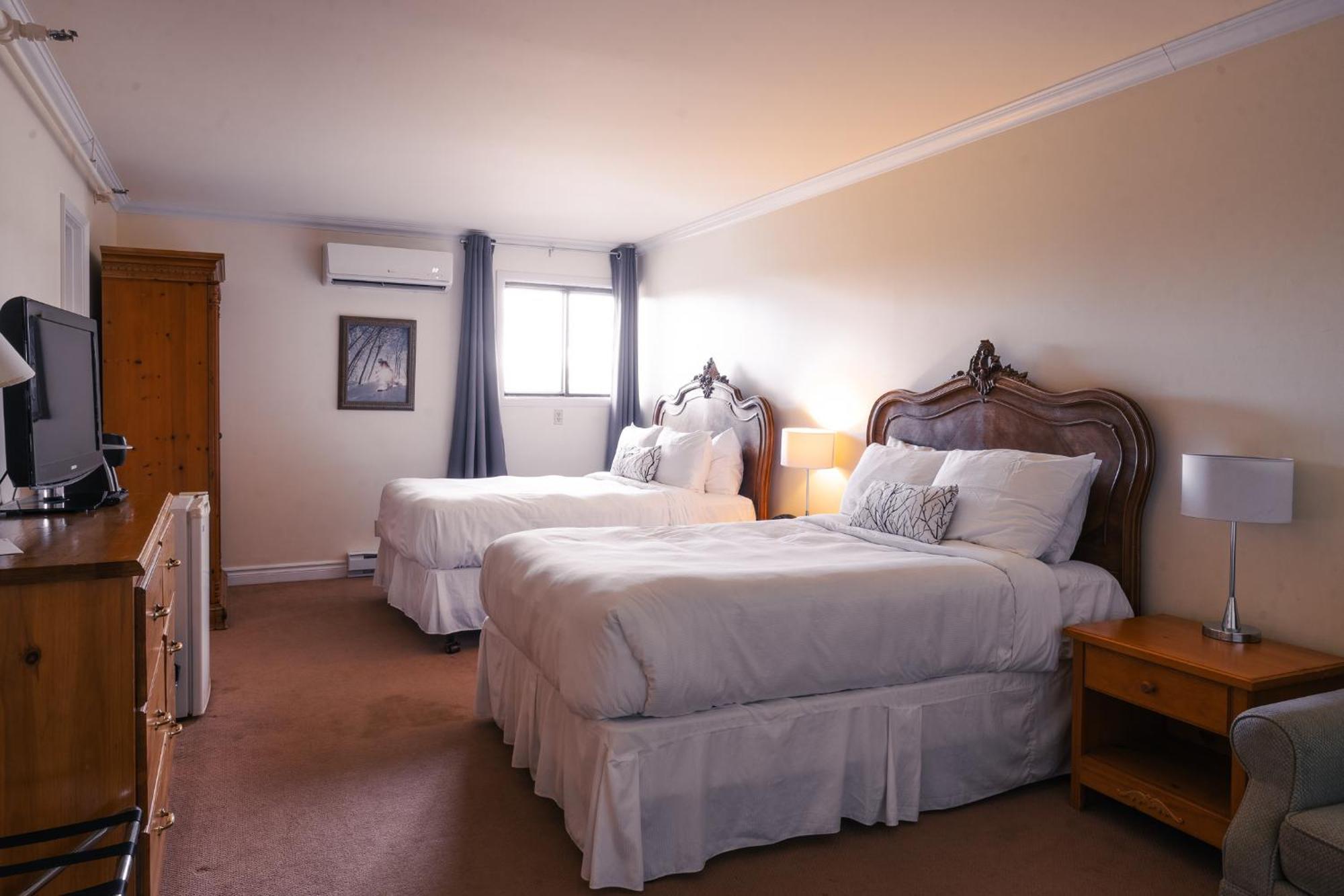 Mont Blanc Hotel & Condos Saint-Faustin Room photo