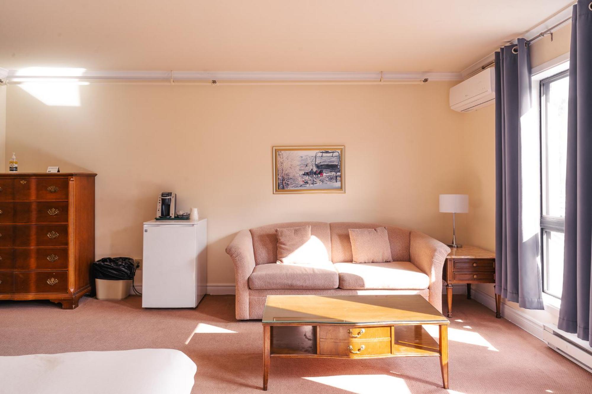 Mont Blanc Hotel & Condos Saint-Faustin Room photo